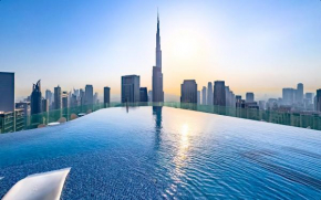 PARAMOUNT HOTEL MIDTOWN - 53rd floor 2Bedroom Apartment with FAMOUS Roof Top Infinity Pool overlooking Burj Khalifa